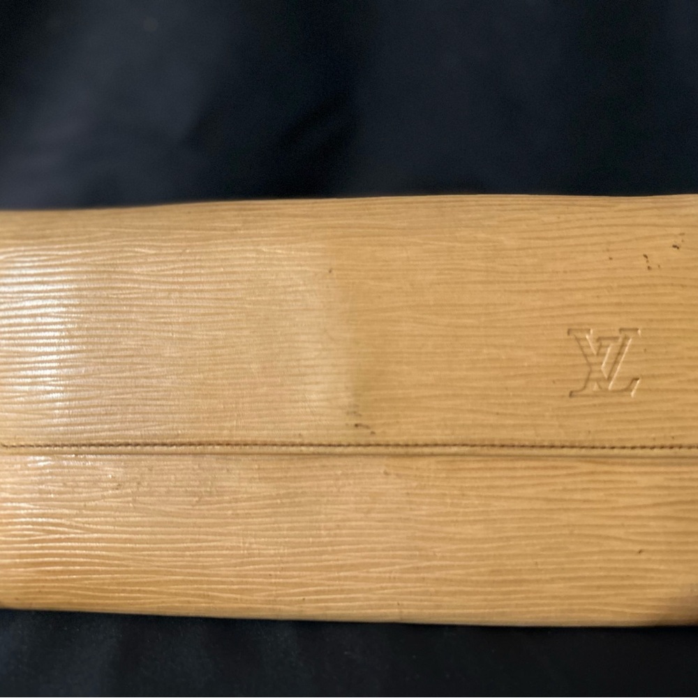 Pre-loved Tan Leather Wallet